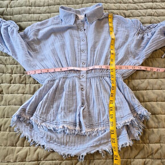 We The Free Pacific Dawn Button Up Blouse Womens XS Chambray Raw Hem Boho Summer - Picture 7 of 10